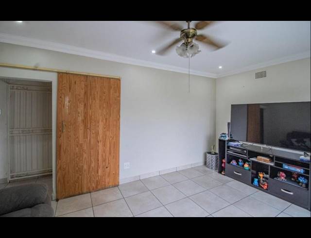 4 BEDROOM HOUSE FOR SALE IN GENL ALBERTS PARK